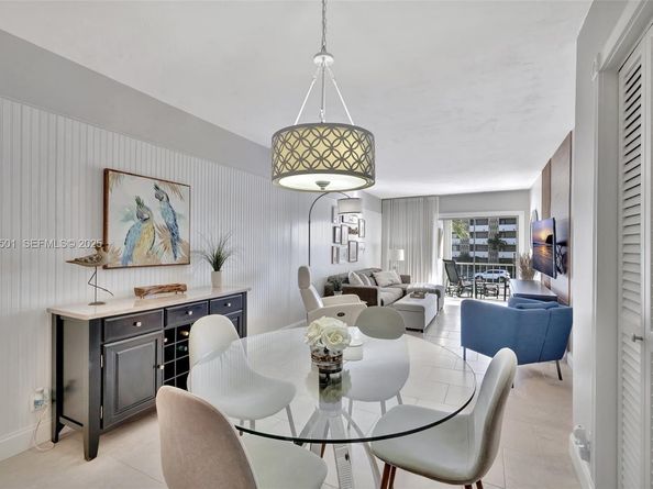 300 Golden Isles Dr 204, Hallandale Beach FL 33009