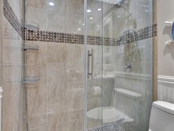 300 Golden Isles Dr 204, Hallandale Beach FL 33009