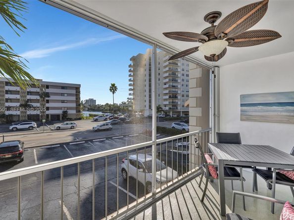 300 Golden Isles Dr 204, Hallandale Beach FL 33009