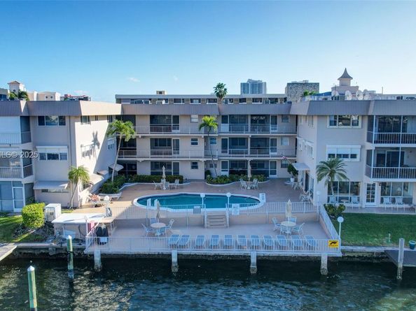 300 Golden Isles Dr 204, Hallandale Beach FL 33009