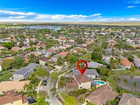 627 Willow Bend Rd, Weston FL 33327