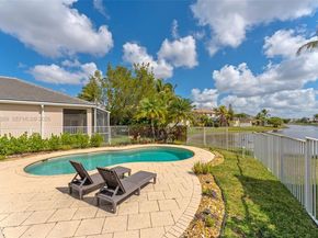 627 Willow Bend Rd, Weston FL 33327