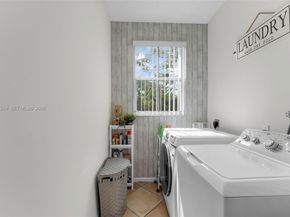 627 Willow Bend Rd, Weston FL 33327