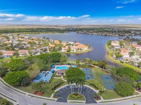 627 Willow Bend Rd, Weston FL 33327