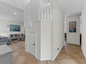 627 Willow Bend Rd, Weston FL 33327