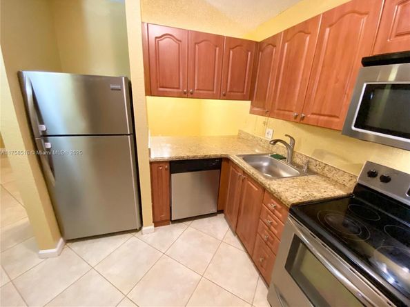 4001 N University Dr 103, Sunrise FL 33351