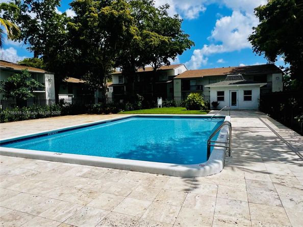 4001 N University Dr 103, Sunrise FL 33351