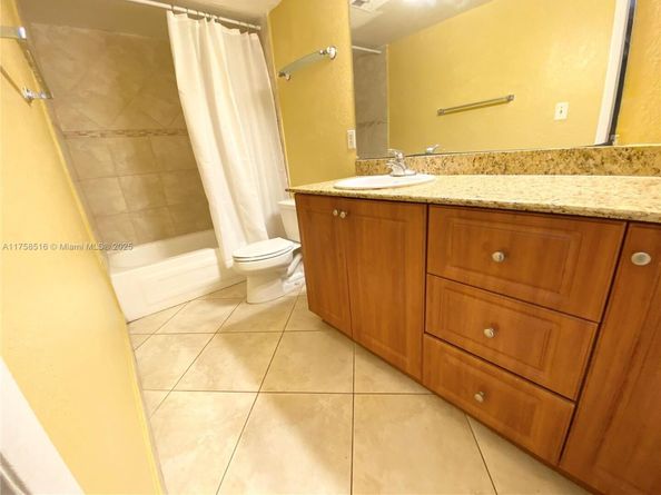 4001 N University Dr 103, Sunrise FL 33351