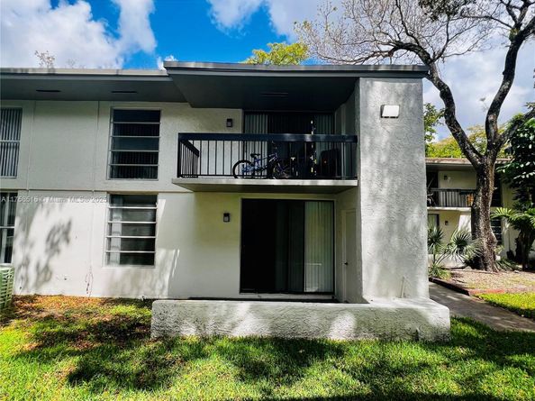 4001 N University Dr 103, Sunrise FL 33351