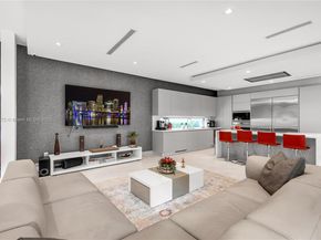 10530 NW 67th Ter, Doral FL 33178