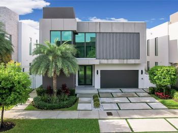 10530 NW 67th Ter
