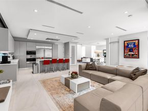 10530 NW 67th Ter, Doral FL 33178