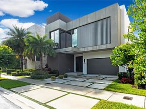 10530 NW 67th Ter, Doral FL 33178