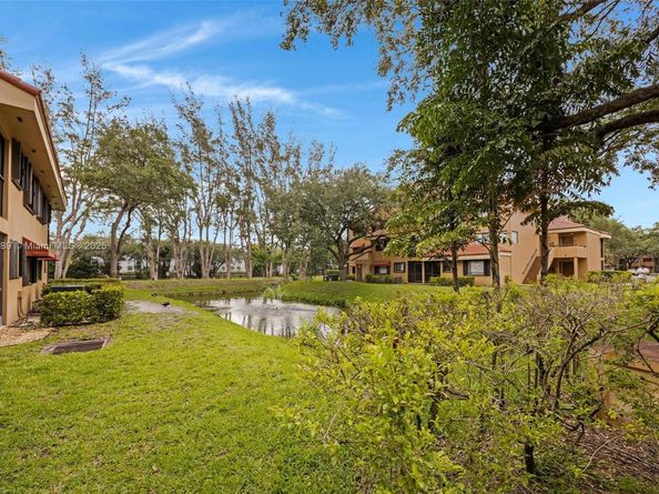 15499 N Miami Lakeway N 208, Miami Lakes FL 33014
