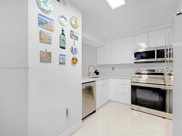 15499 N Miami Lakeway N 208, Miami Lakes FL 33014