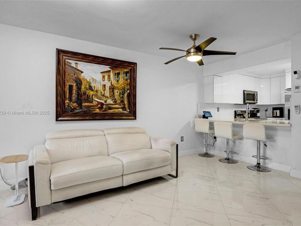 15499 N Miami Lakeway N 208, Miami Lakes FL 33014