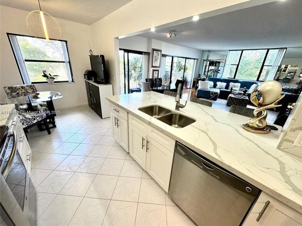 3850 Washington St 317, Hollywood FL 33021