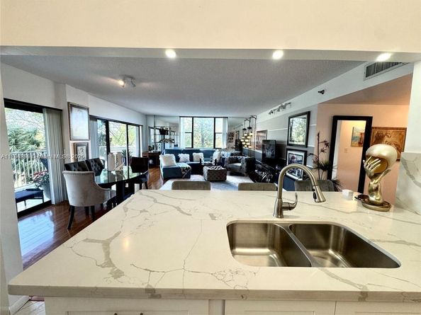 3850 Washington St 317, Hollywood FL 33021