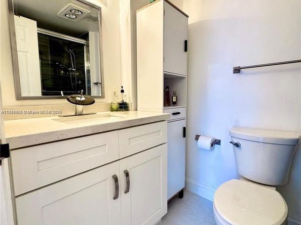 3850 Washington St 317, Hollywood FL 33021