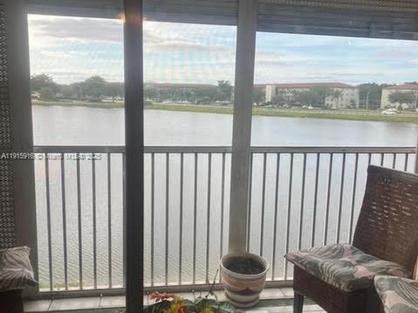 13001 SW 11th Ct 303A, Pembroke Pines FL 33027