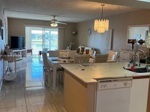 13001 SW 11th Ct 303A, Pembroke Pines FL 33027