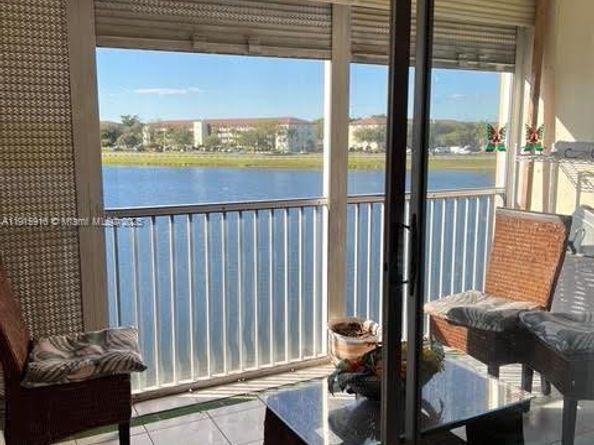 13001 SW 11th Ct 303A, Pembroke Pines FL 33027