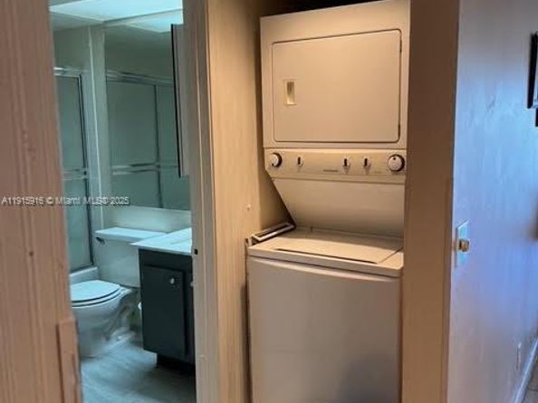 13001 SW 11th Ct 303A, Pembroke Pines FL 33027