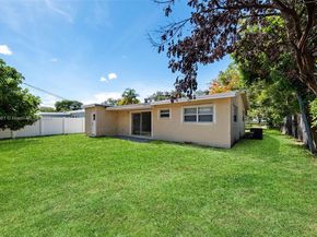 6442 Oak St, Hollywood FL 33024