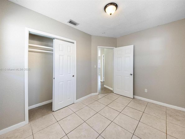 6442 Oak St, Hollywood FL 33024