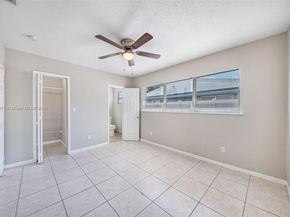 6442 Oak St, Hollywood FL 33024