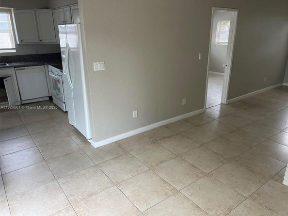 6442 Oak St, Hollywood FL 33024