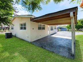 6442 Oak St, Hollywood FL 33024