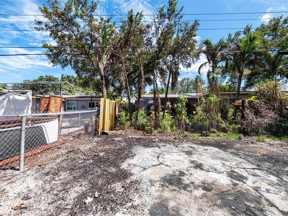 6442 Oak St, Hollywood FL 33024
