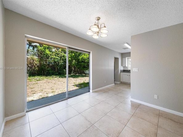 6442 Oak St, Hollywood FL 33024