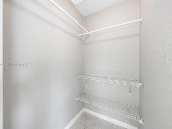 6442 Oak St, Hollywood FL 33024