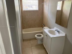 6442 Oak St, Hollywood FL 33024
