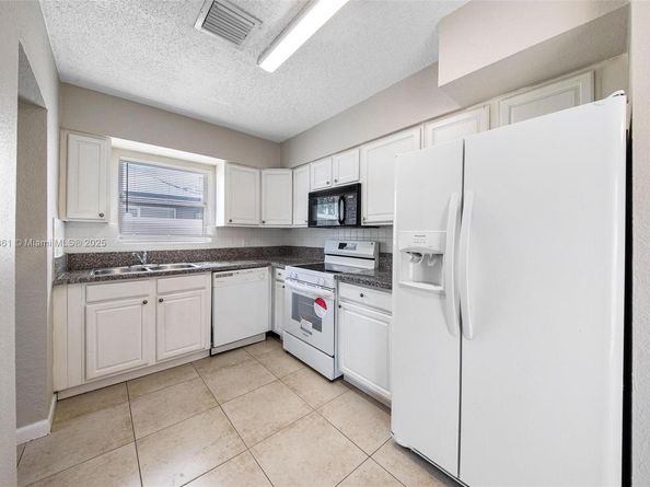 6442 Oak St, Hollywood FL 33024