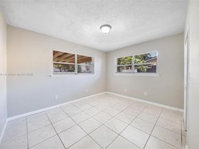 6442 Oak St, Hollywood FL 33024