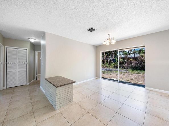 6442 Oak St, Hollywood FL 33024