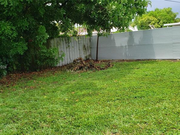 6181 Wiley St, Hollywood FL 33023