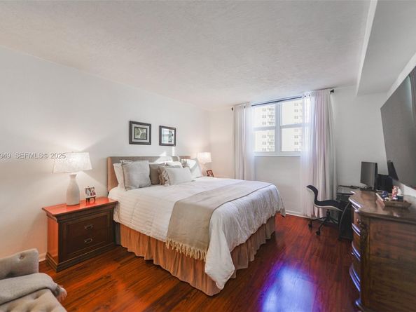 3000 S Ocean Dr 514, Hollywood FL 33019