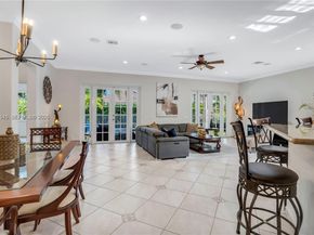 800 Lavender Cir, Weston FL 33327