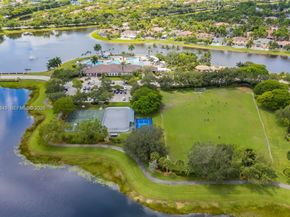 800 Lavender Cir, Weston FL 33327