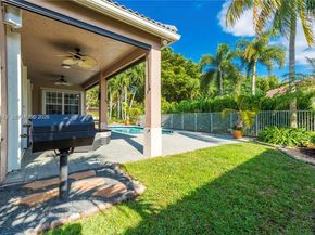 800 Lavender Cir, Weston FL 33327