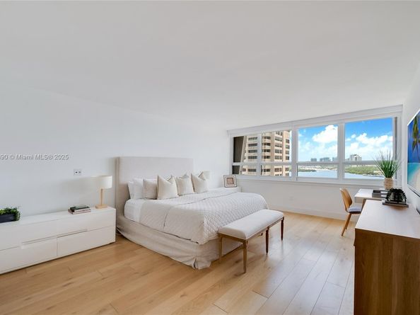 2 Grove Isle Dr B1108, Miami FL 33133