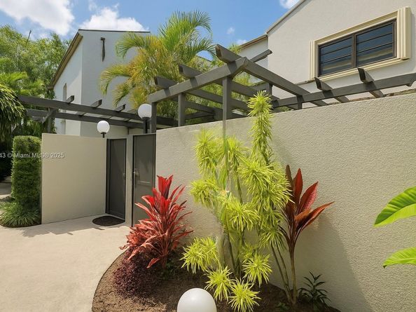 4700 SW 67th Ave P11, Miami FL 33155