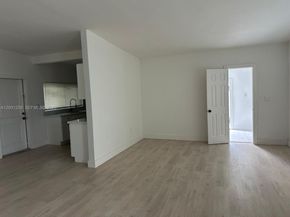 860 NW 171st St, Miami Gardens FL 33169