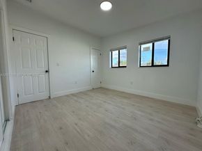 860 NW 171st St, Miami Gardens FL 33169