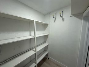 860 NW 171st St, Miami Gardens FL 33169