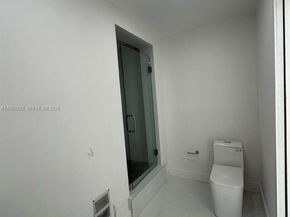 860 NW 171st St, Miami Gardens FL 33169